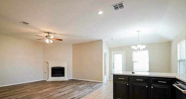 Building Photo - 113 Independence Tr