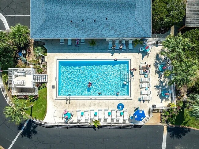 Building Photo - Beautiful Condo with Beach Front Access **...