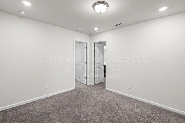 Building Photo - 1635 Villageside Ct