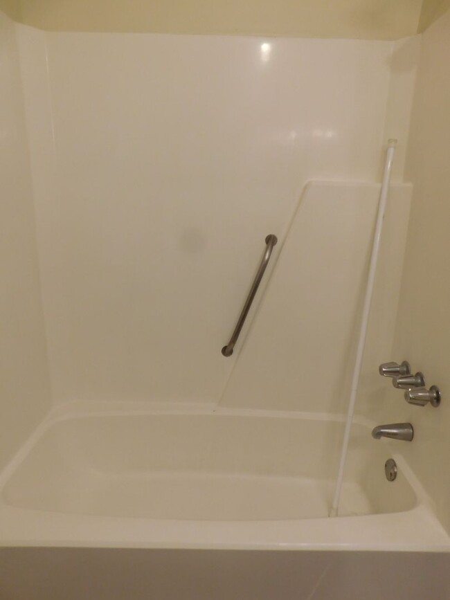 Building Photo - 1527 College Way