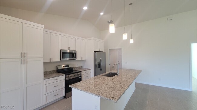 Building Photo - 4016 NE 12th Ct