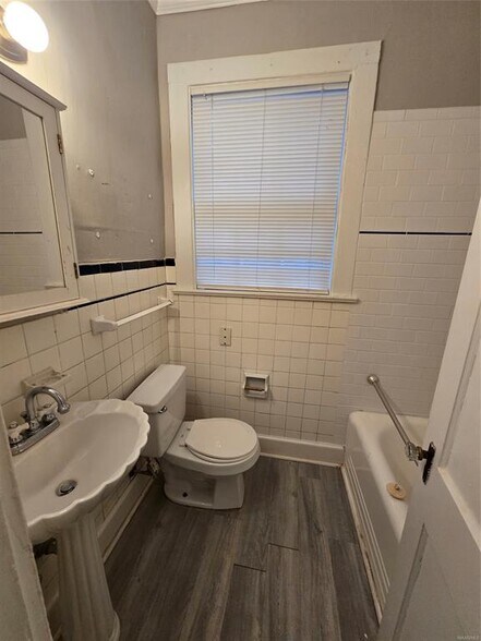 Building Photo - 3256 Montezuma Rd