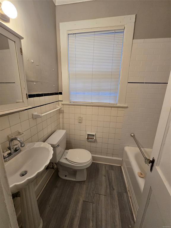 Building Photo - 3256 Montezuma Rd