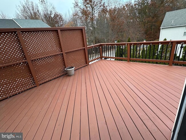 Building Photo - 355 Rockmeade Dr