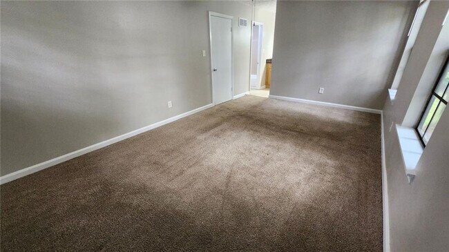 Building Photo - 4011 Pinehurst Pl