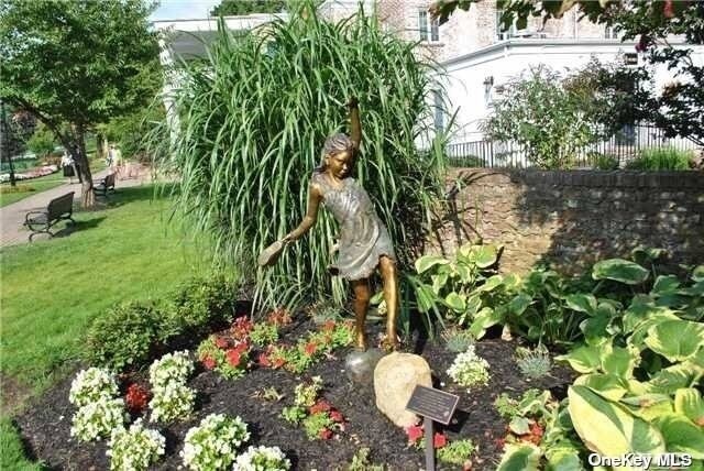 Building Photo - 7 Bond St