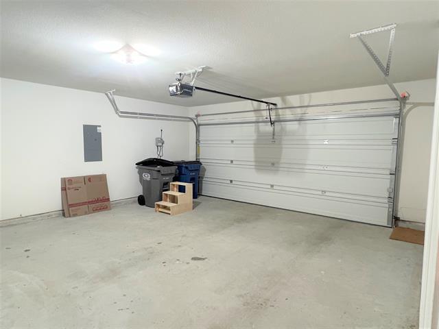 Building Photo - 812 Goldenrod Ln