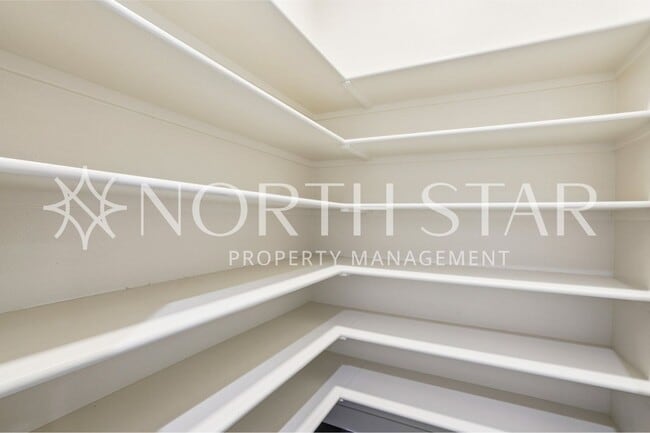 Building Photo - Luxury Living in the Heart of Lake Oswego: Stylish 3-Story Townhouse