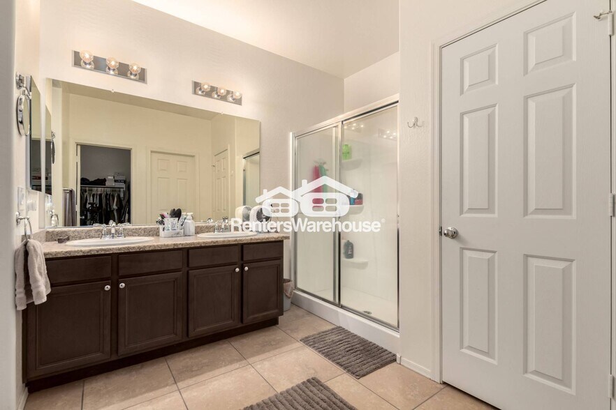 Building Photo - 17244 N 114th Dr