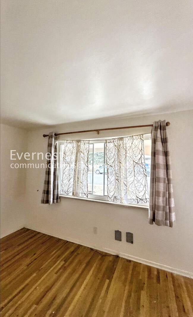 Building Photo - 5618 S Fox Cir