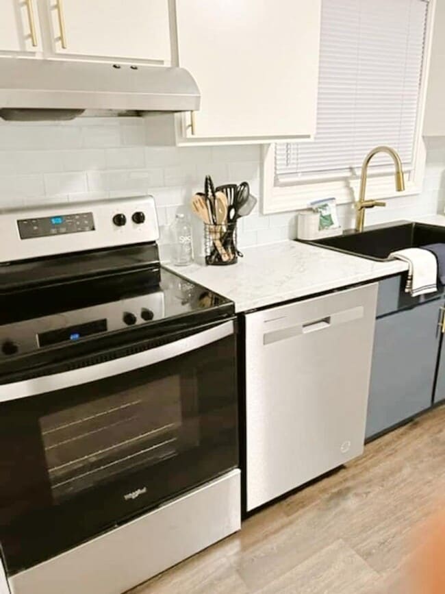 Building Photo - Close to Notre Dame, updated 3 bedroom 1 bath home.