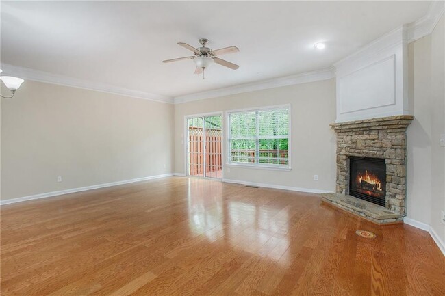Building Photo - 624 Coligny Ct