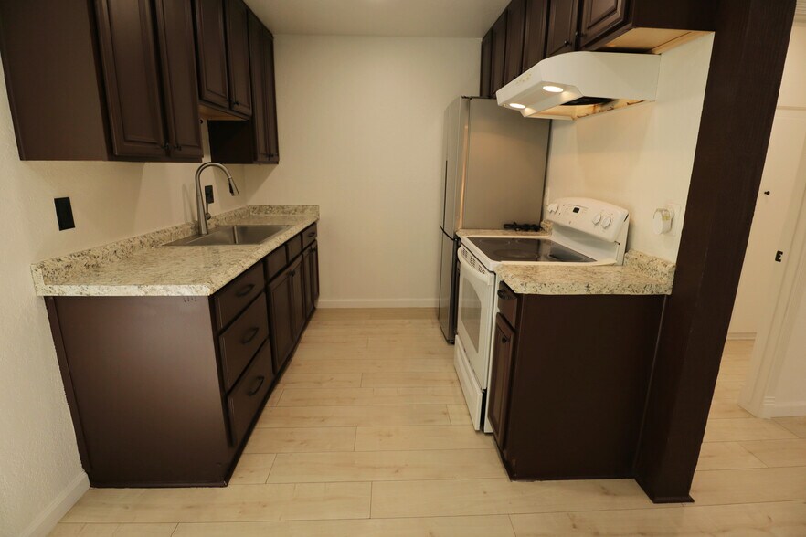 Building Photo - 1010 W MacArthur Blvd