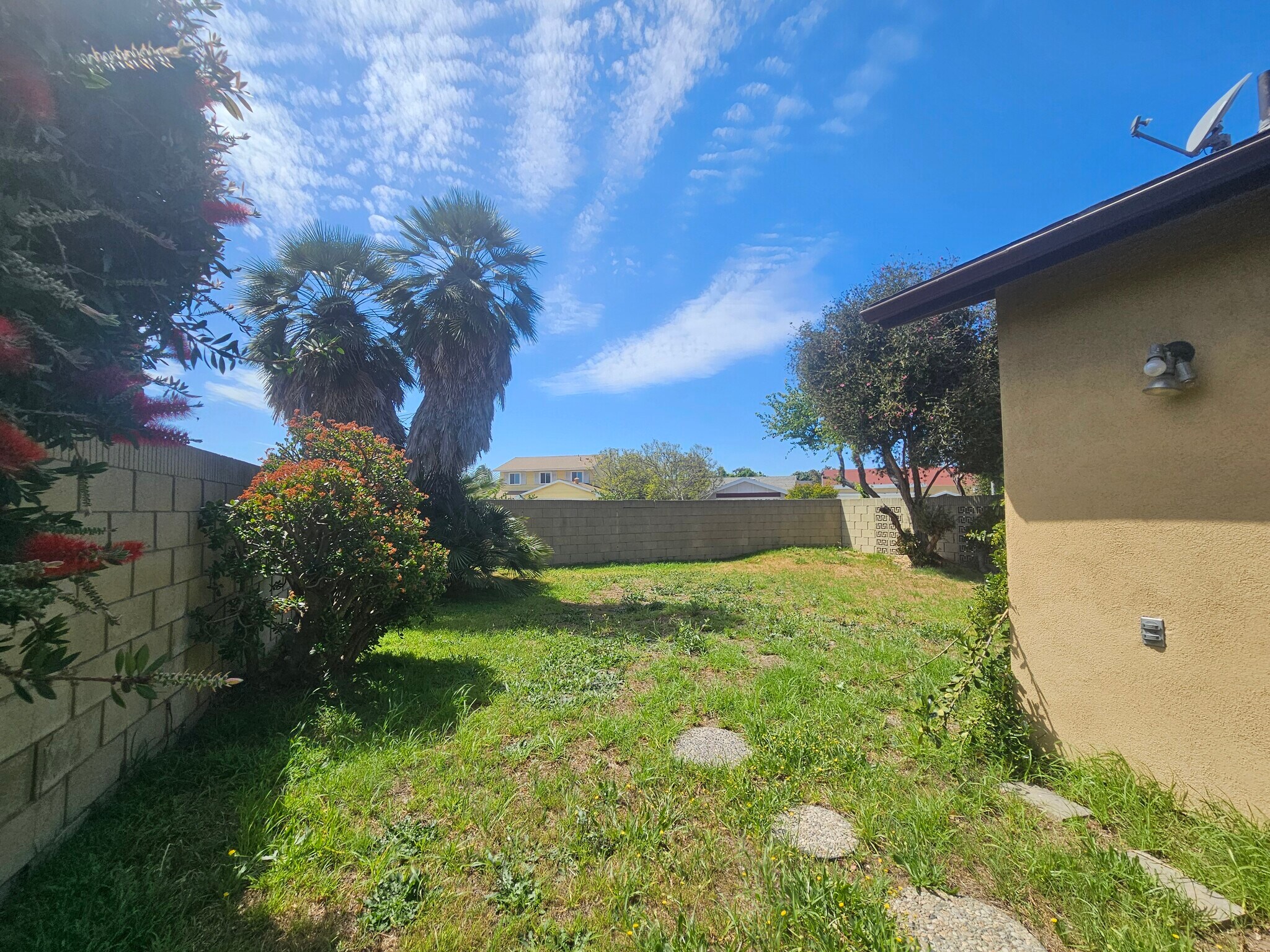 Building Photo - 23220 Pryor Pl