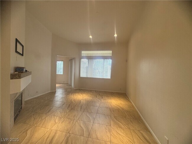 Building Photo - 5155 W Tropicana Ave