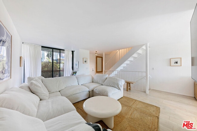 Building Photo - 29239 Heathercliff Rd