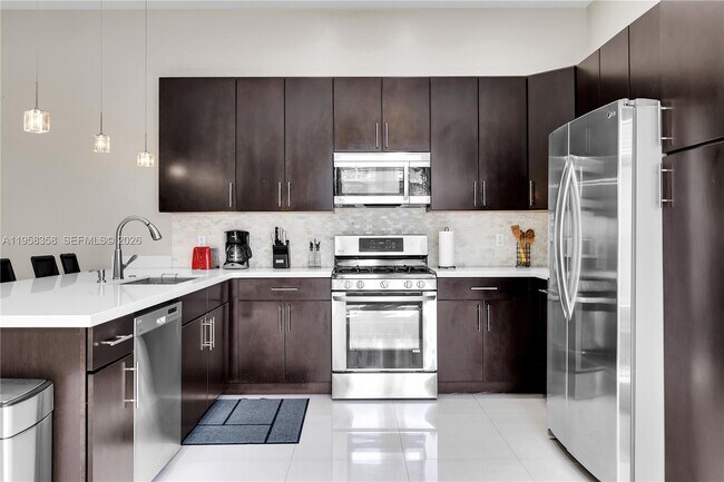 Building Photo - 503 SW 16th St