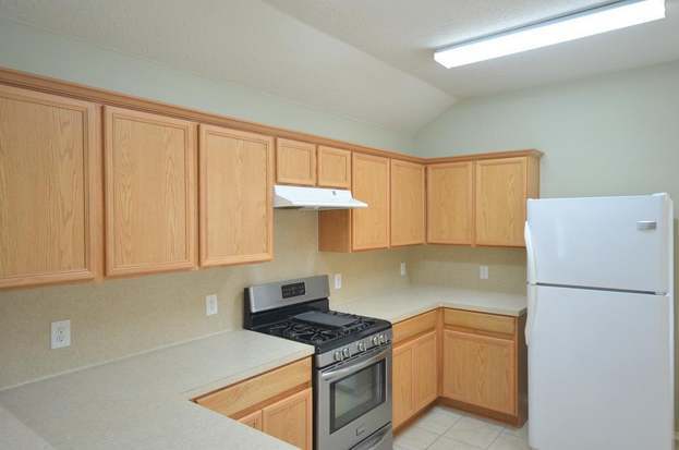 Building Photo - 8707 Farm Ridge Ln