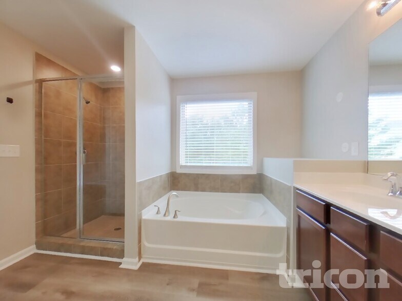 Building Photo - 3444 Baylor Cir