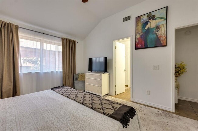 Building Photo - 507 Clear Spring Ln