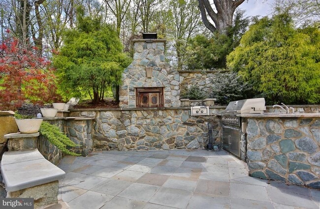 Building Photo - 6329 Linway Terrace