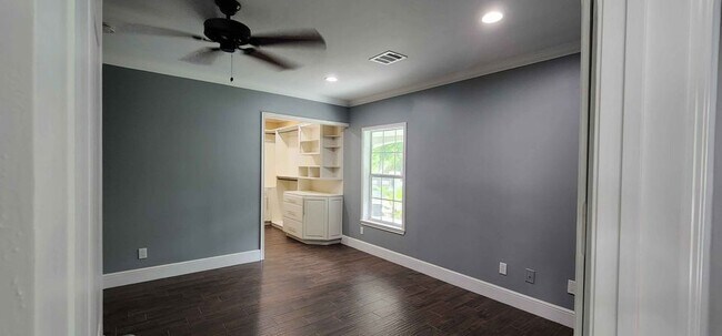 Building Photo - 105 Mable St