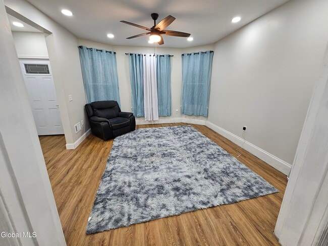 Building Photo - 91 Division St