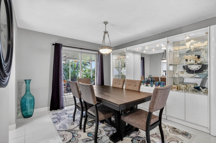 Building Photo - 6357 Overland Dr