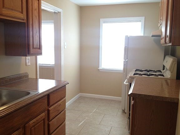 Building Photo - 1908 Seneca Rd