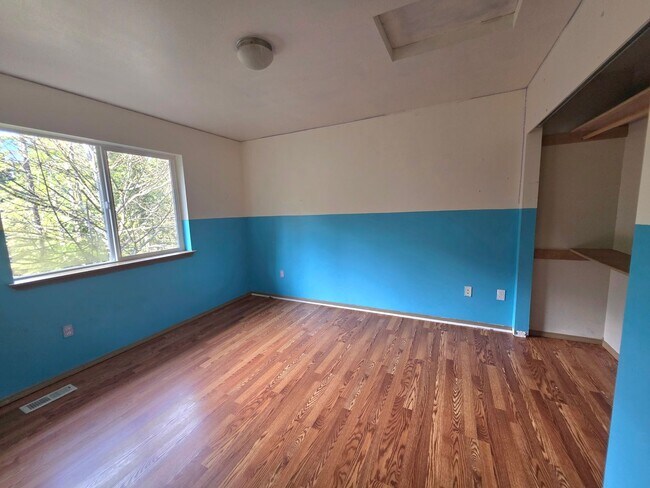 Building Photo - Gated Community