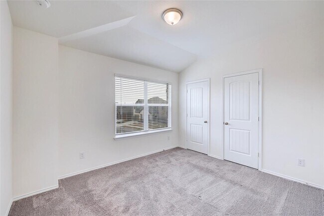 Building Photo - 1929 Stinnett Dr