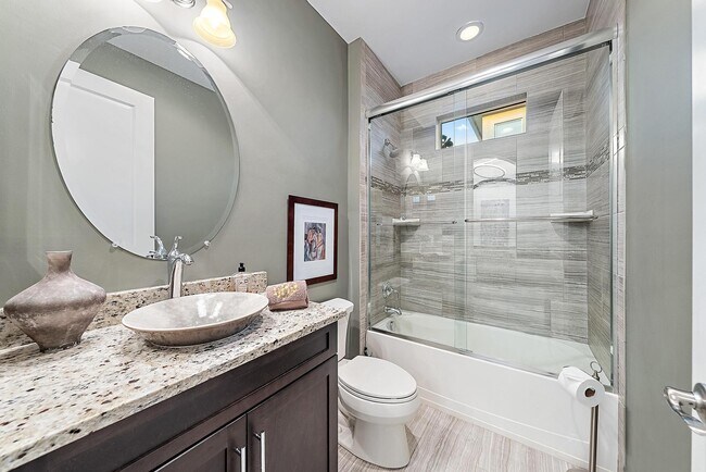 Building Photo - 279 Carina Dr