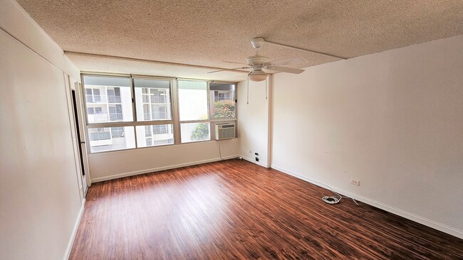 Building Photo - 1621 Dole St