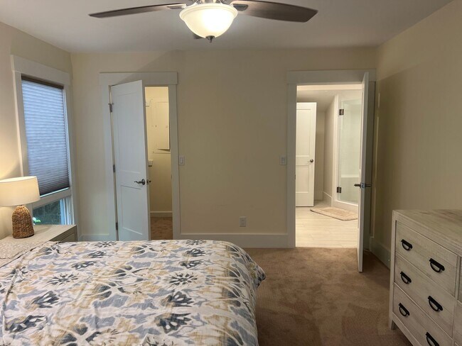 Building Photo - Briarwood Villa - One Level, Golf View