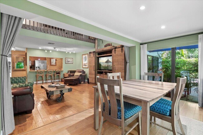 Building Photo - 2379 Treasure Isle Dr