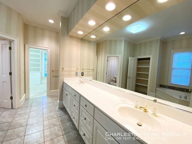 Building Photo - 344 Coinbow Dr