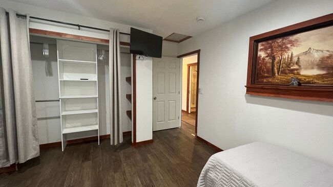 Building Photo - NEW Beautiful 3 Bedroom 1 Bath ADU - Furnished (Unfurnished Negotiable)