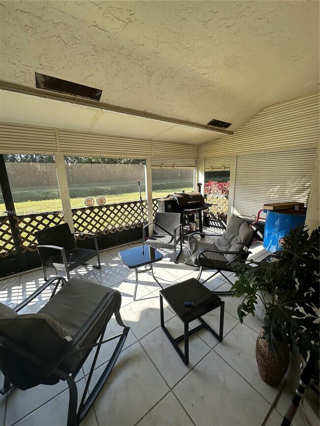 Building Photo - 9336 Ketay Cir