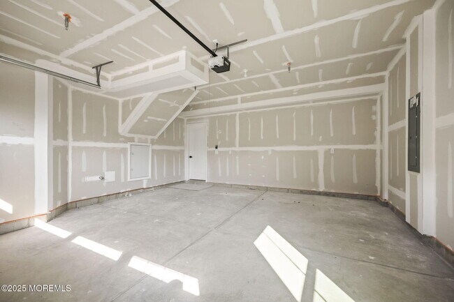 Building Photo - 20 Gramercy Dr