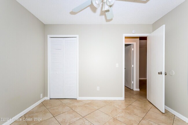 Building Photo - 661 SW Prado Ave