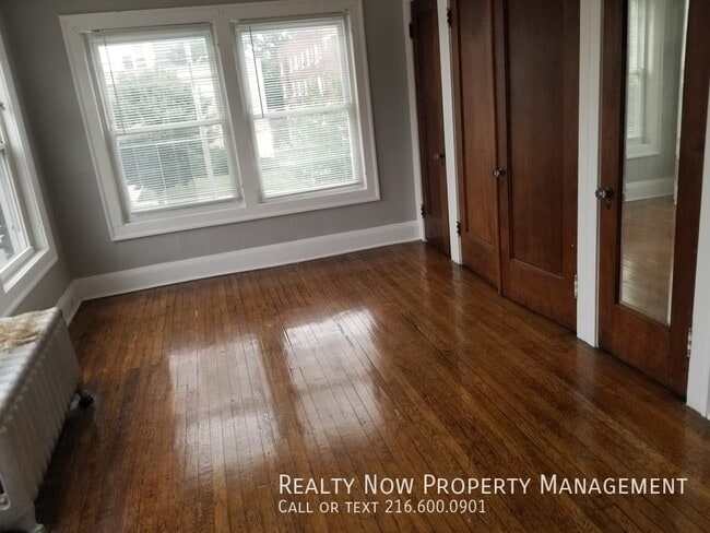 Building Photo - 11871 Lake Ave