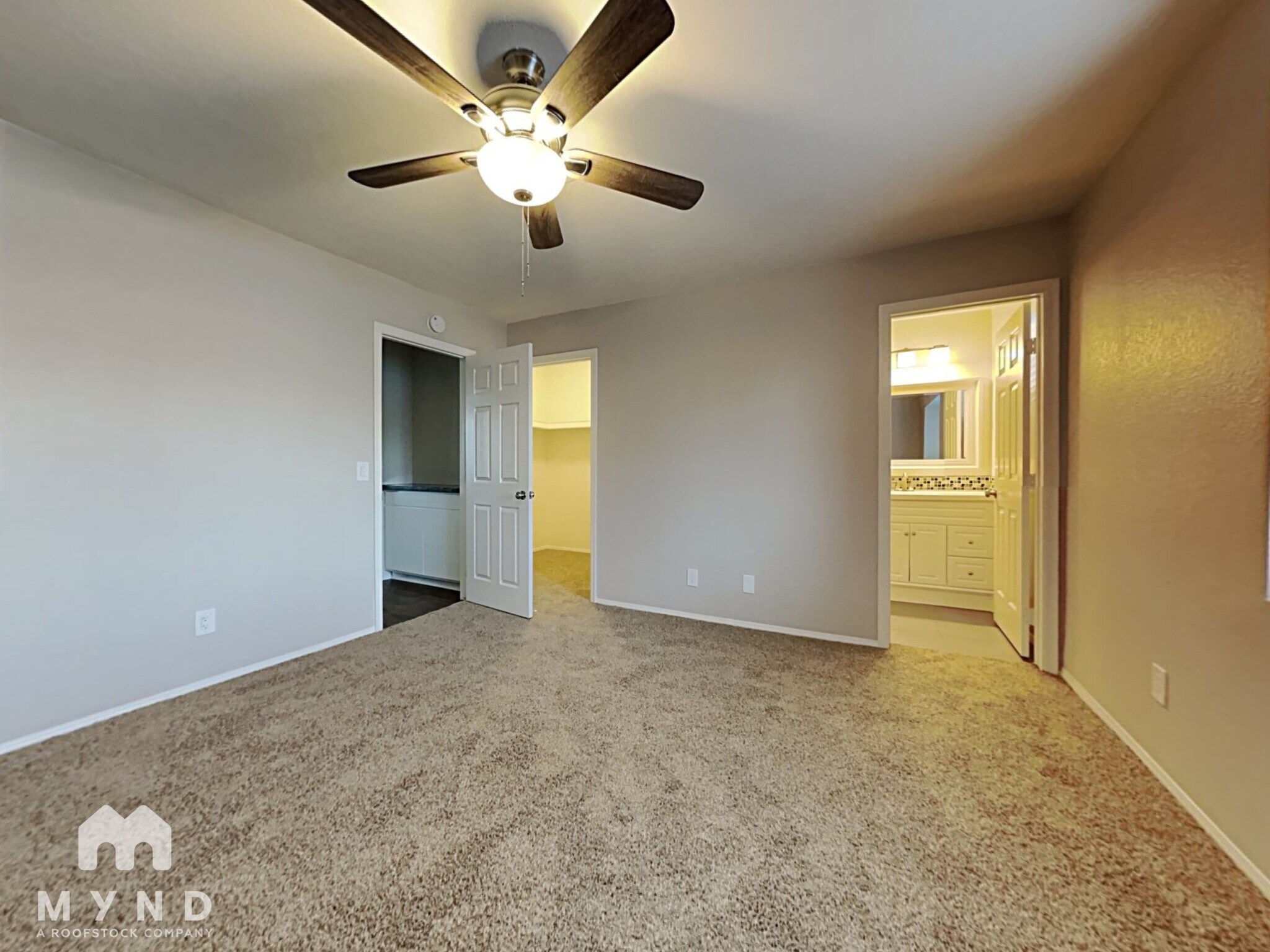 Building Photo - 413 W Renee Dr