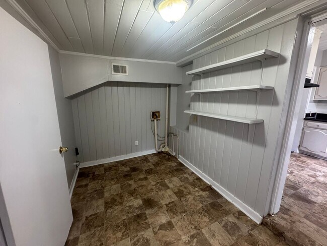 Building Photo - 1895 S Lauderdale St