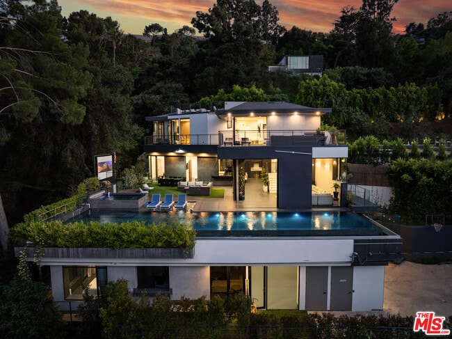 Building Photo - 3712 Broadlawn Dr