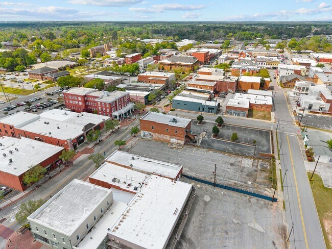 Building Photo - 51 E Main St