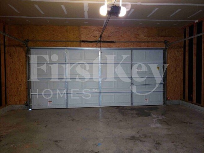 Building Photo - 2140 Lauren Woods Dr