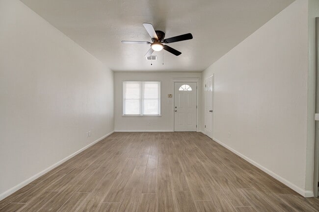 Building Photo - 4704 SE 18th St