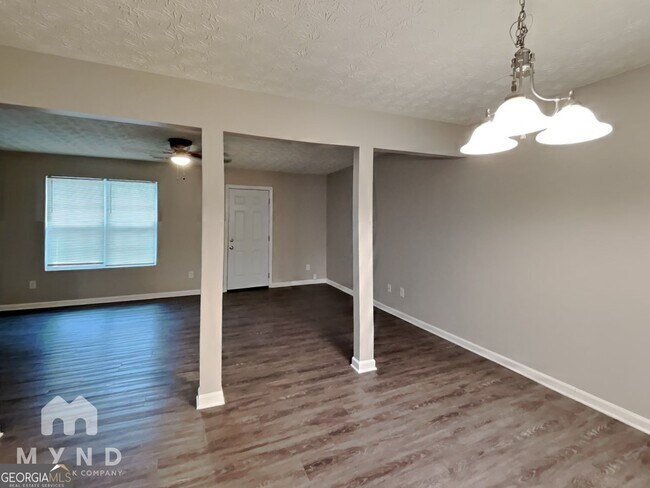 Building Photo - 1998 Grove Way