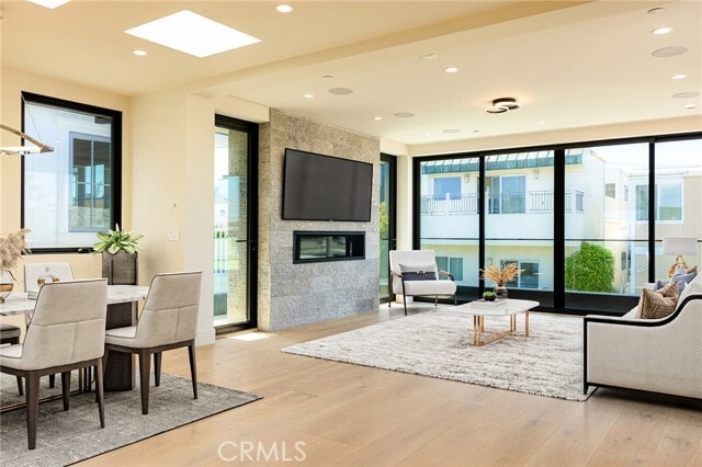 Building Photo - 404 16th St