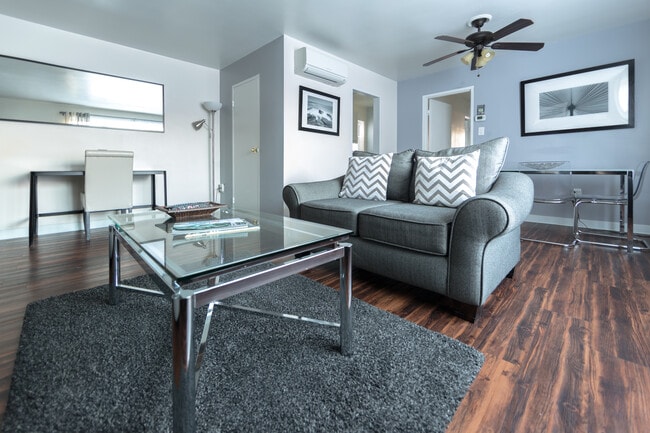 Building Photo - 5405 Fifth Avenue